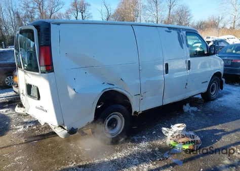 2002 Chevrolet Express z USA, uszkodzony, nr VIN 1GCFG25M121116155